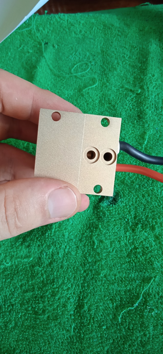 Купить  макро канальную диодную матрицу ( диодный стэк, стик )для косметологического лазера мощностью 300, 500 , 600, 800  ватт и другого номинала. Цена диодной матрицы для диодного лазера. Нет вспышек в ручке диодного лазера при нажатии на кнопку. Черные точки внутри манипулу (ручки) диодных лазеров. Нет эффекта выпадения волос у диодного лазера. Замена диодной матрицы ,замена диодного стика (стэка).