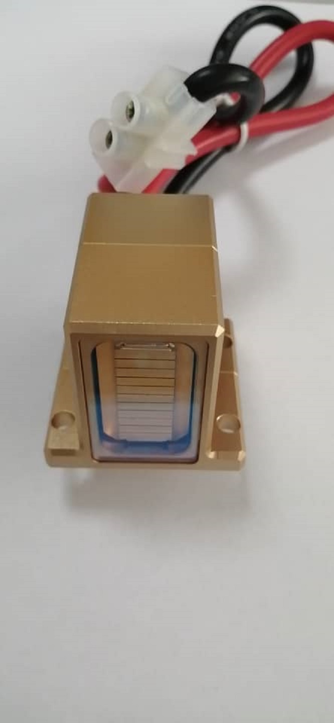 Купить  макро канальную диодную матрицу ( диодный стэк, стик )для косметологического лазера мощностью 300, 500 , 600, 800  ватт и другого номинала. Цена диодной матрицы для диодного лазера. Нет вспышек в ручке диодного лазера при нажатии на кнопку. Черные точки внутри манипулу (ручки) диодных лазеров. Нет эффекта выпадения волос у диодного лазера. Замена диодной матрицы ,замена диодного стика (стэка).