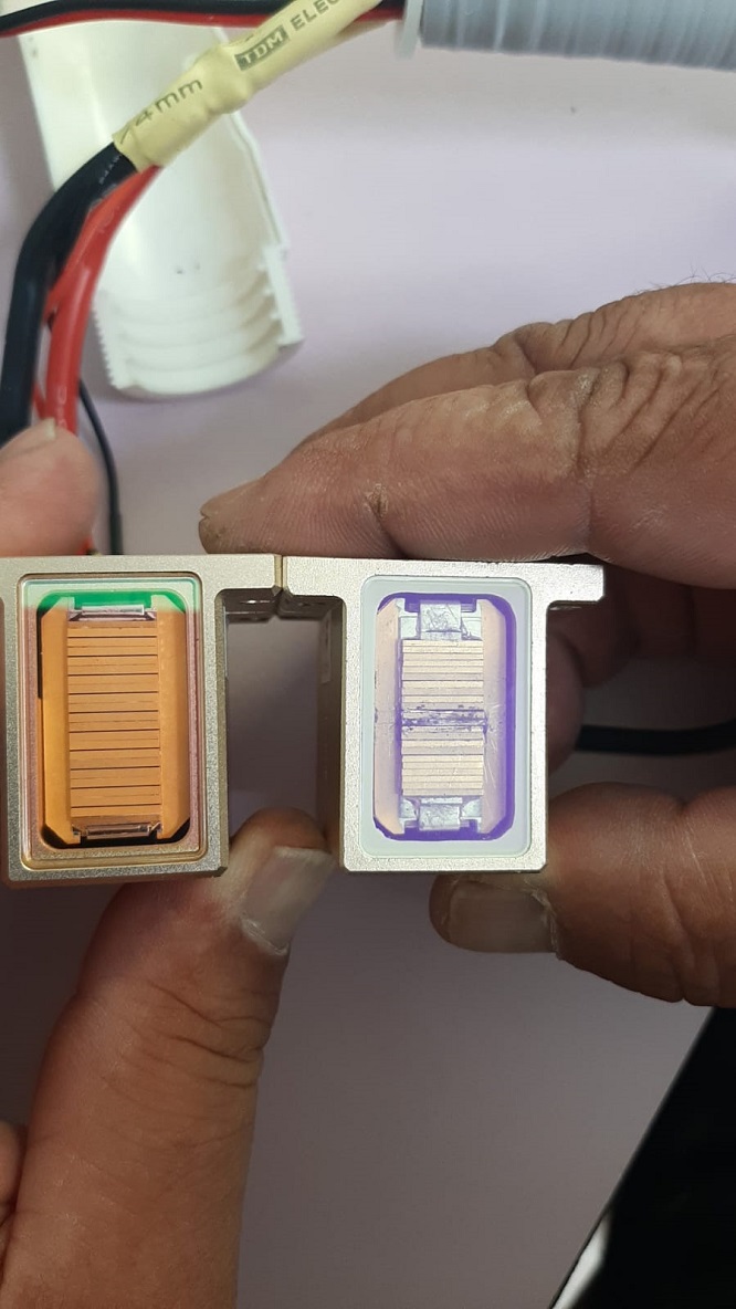 Купить  макро канальную диодную матрицу ( диодный стэк, стик )для косметологического лазера мощностью 300, 500 , 600, 800  ватт и другого номинала. Цена диодной матрицы для диодного лазера. Нет вспышек в ручке диодного лазера при нажатии на кнопку. Черные точки внутри манипулу (ручки) диодных лазеров. Нет эффекта выпадения волос у диодного лазера. Замена диодной матрицы ,замена диодного стика (стэка).