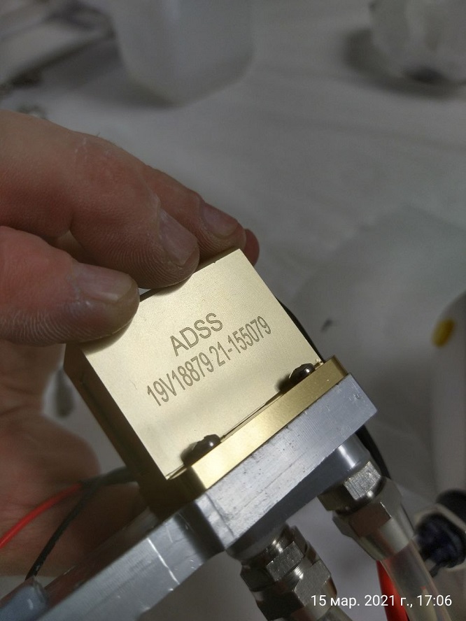 Купить  макро канальную диодную матрицу ( диодный стэк, стик )для косметологического лазера мощностью 300, 500 , 600, 800  ватт и другого номинала. Цена диодной матрицы для диодного лазера. Нет вспышек в ручке диодного лазера при нажатии на кнопку. Черные точки внутри манипулу (ручки) диодных лазеров. Нет эффекта выпадения волос у диодного лазера. Замена диодной матрицы ,замена диодного стика (стэка).