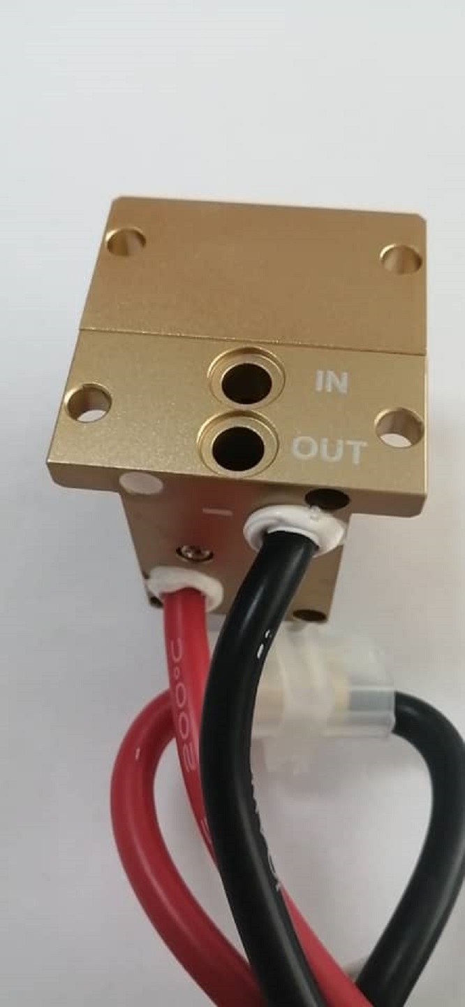 Купить  макро канальную диодную матрицу ( диодный стэк, стик )для косметологического лазера мощностью 300, 500 , 600, 800  ватт и другого номинала. Цена диодной матрицы для диодного лазера. Нет вспышек в ручке диодного лазера при нажатии на кнопку. Черные точки внутри манипулу (ручки) диодных лазеров. Нет эффекта выпадения волос у диодного лазера. Замена диодной матрицы ,замена диодного стика (стэка).