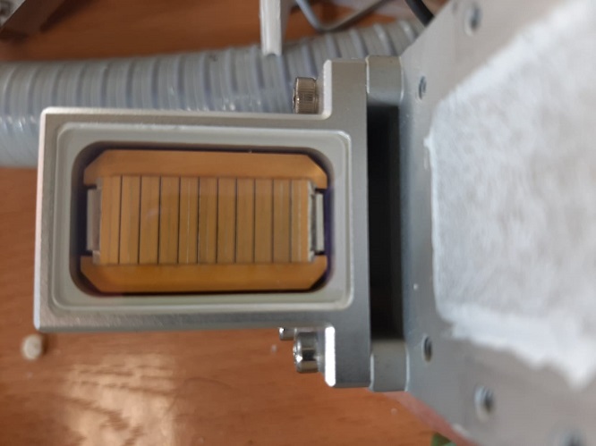 Купить  макро канальную диодную матрицу ( диодный стэк, стик )для косметологического лазера мощностью 300, 500 , 600, 800  ватт и другого номинала. Цена диодной матрицы для диодного лазера. Нет вспышек в ручке диодного лазера при нажатии на кнопку. Черные точки внутри манипулу (ручки) диодных лазеров. Нет эффекта выпадения волос у диодного лазера. Замена диодной матрицы ,замена диодного стика (стэка).